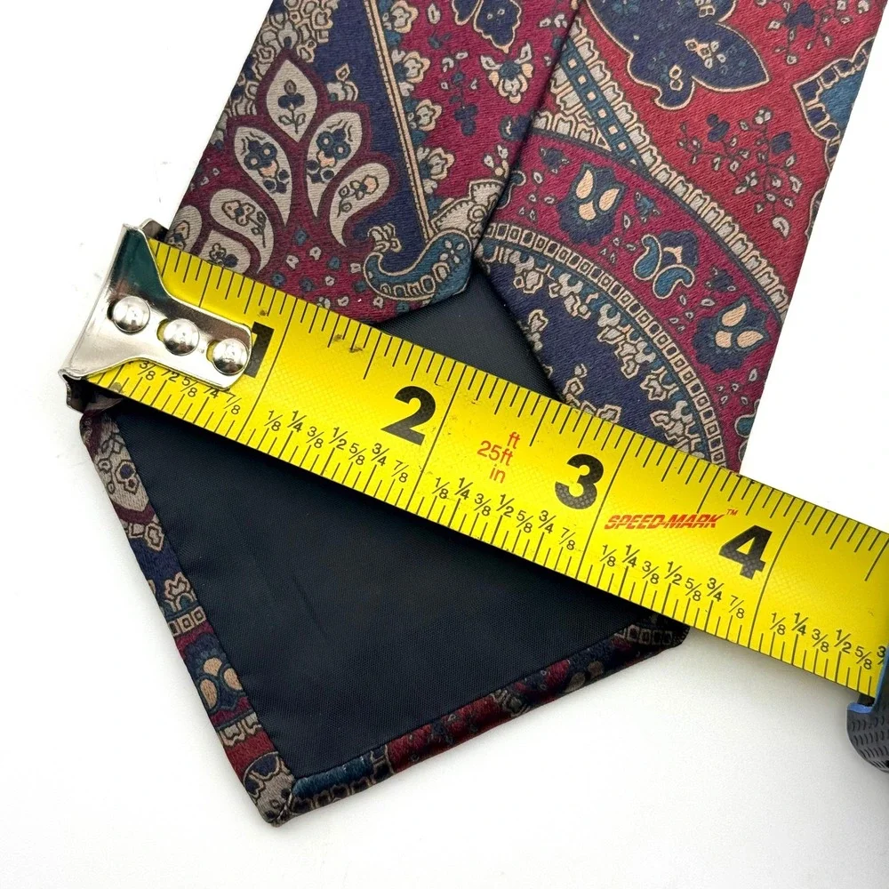 Marcus Neiman Marcus‎ Silk Tie Mens Burgundy Navy Paisley Handmade USA 3.625in